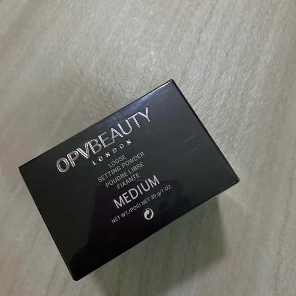 •OPVBEAUTY Loose Setting Powder Medium • Saint Luxe Brow Gel - Picture 3 of 3
